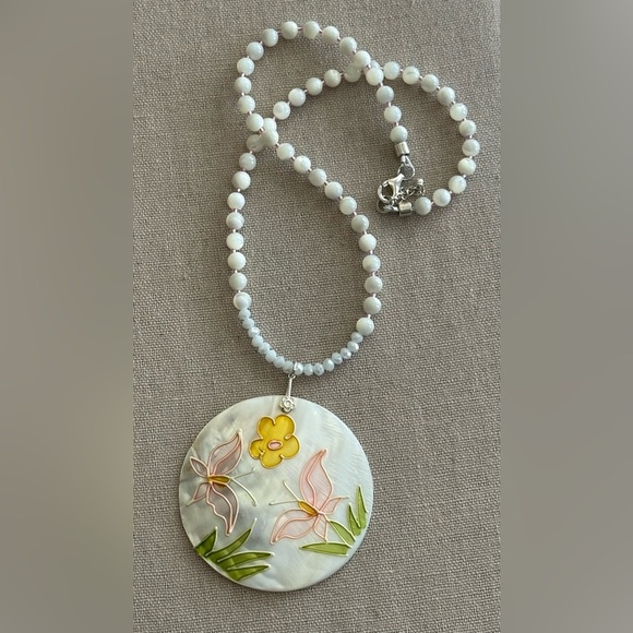 24 inch Mother of Pearl Necklace NWOT - Picture 7 of 16